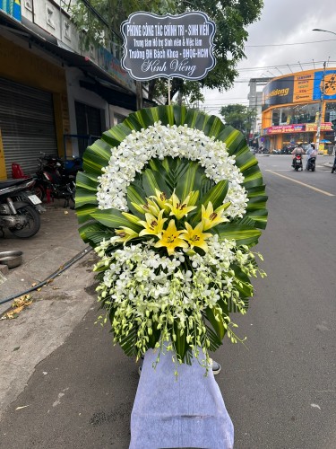 Vòng hoa chia buồn